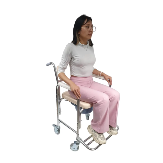 Silla de baño con inodoro y ruedas. KI