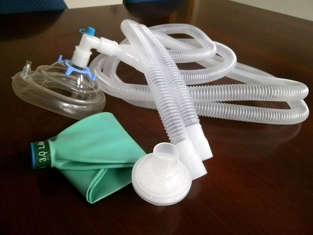 Circuito de anestesia, adulto, c/balon 2 ltrs +filtro bacterial+mascarilla, Hsiner